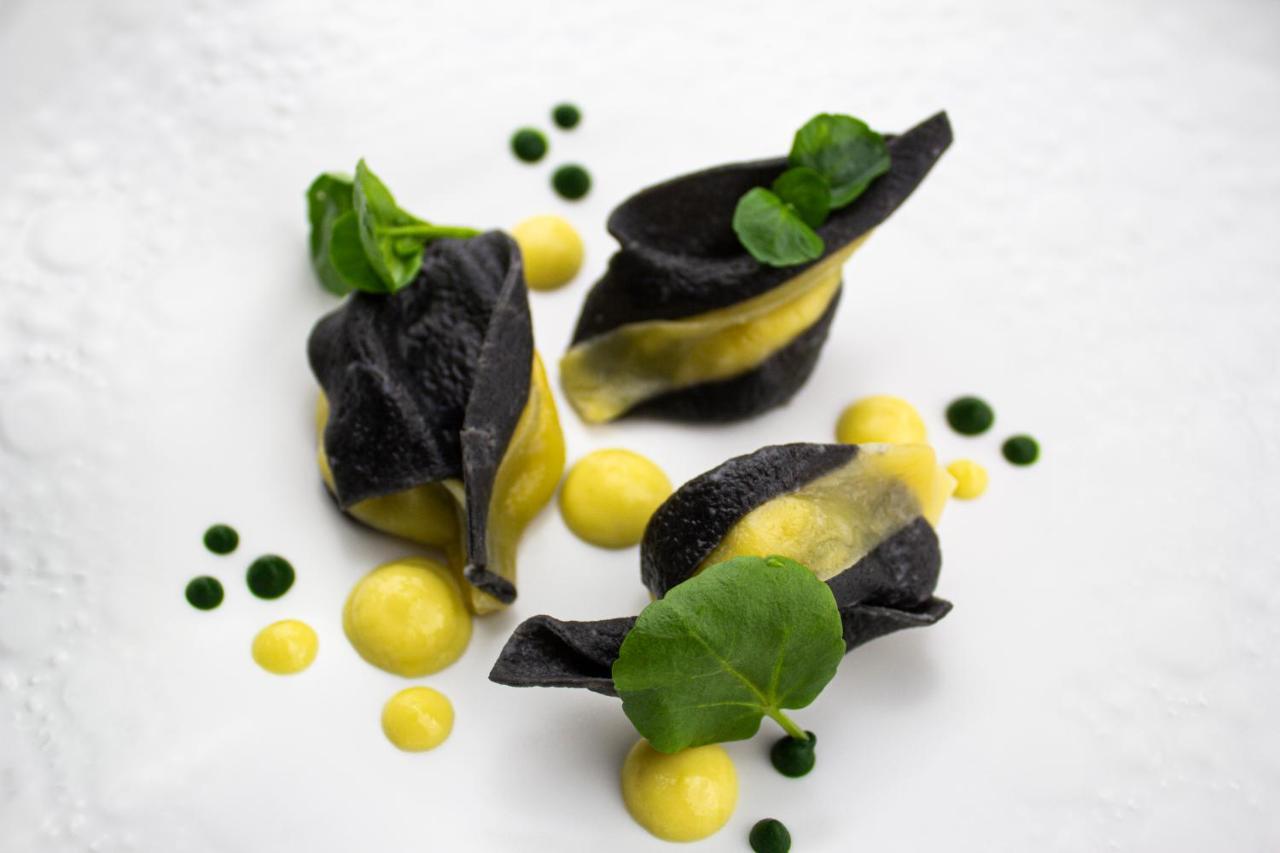 Chateau D'Origny, Chambres D'Hotes Et Restaurant Gastronomique Ouches Eksteriør billede