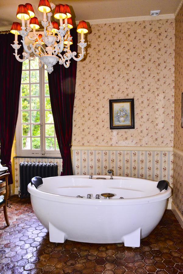 Chateau D'Origny, Chambres D'Hotes Et Restaurant Gastronomique Ouches Eksteriør billede